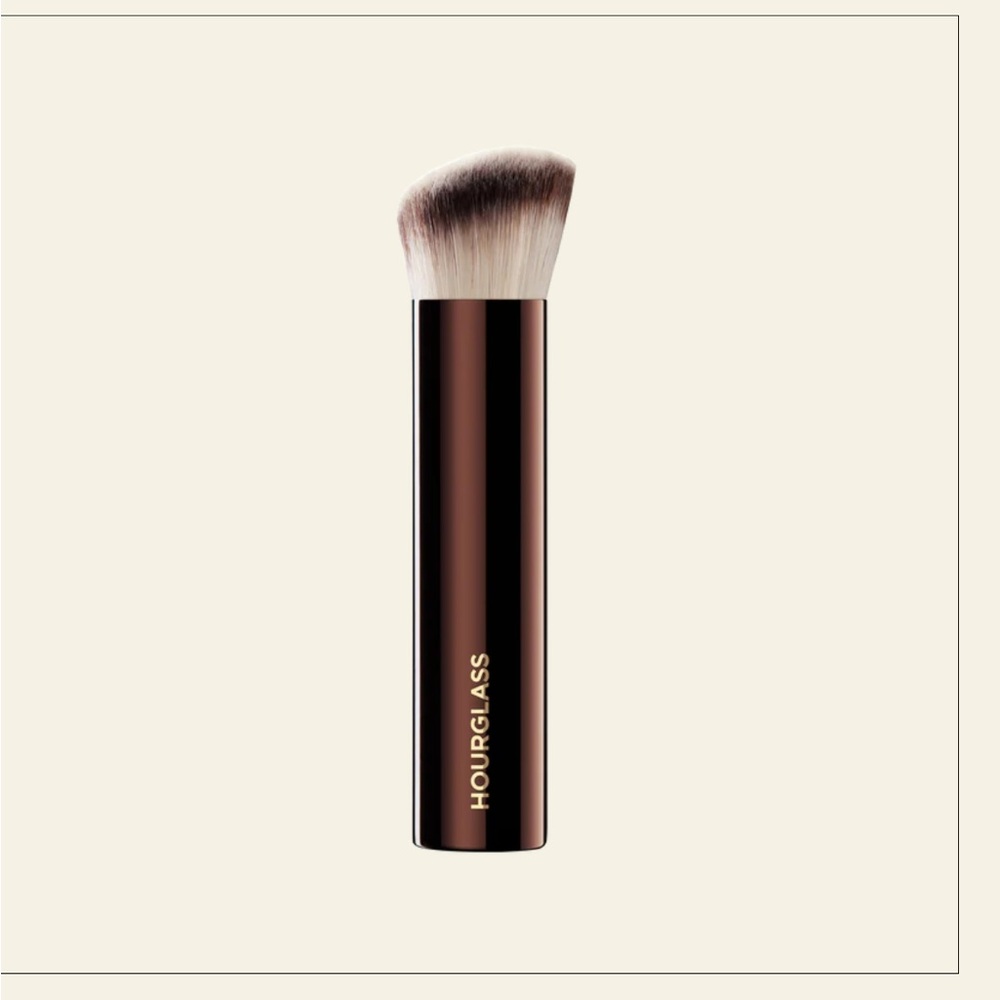 hourglass vanish seamless finish foundation brush